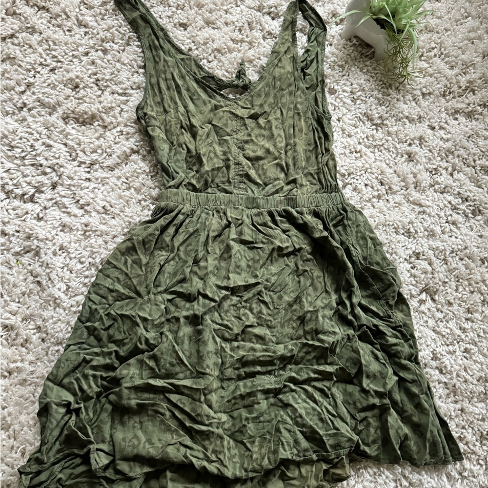 H&M divided olive green frilly flowery super cute summer dress that’s ba…